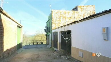 Mueren tres hombres en el incendio de una cochera en El Mármol (Jaén)