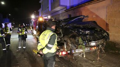 Dos personas mueren en un accidente de tráfico en Monterrei (Ourense)