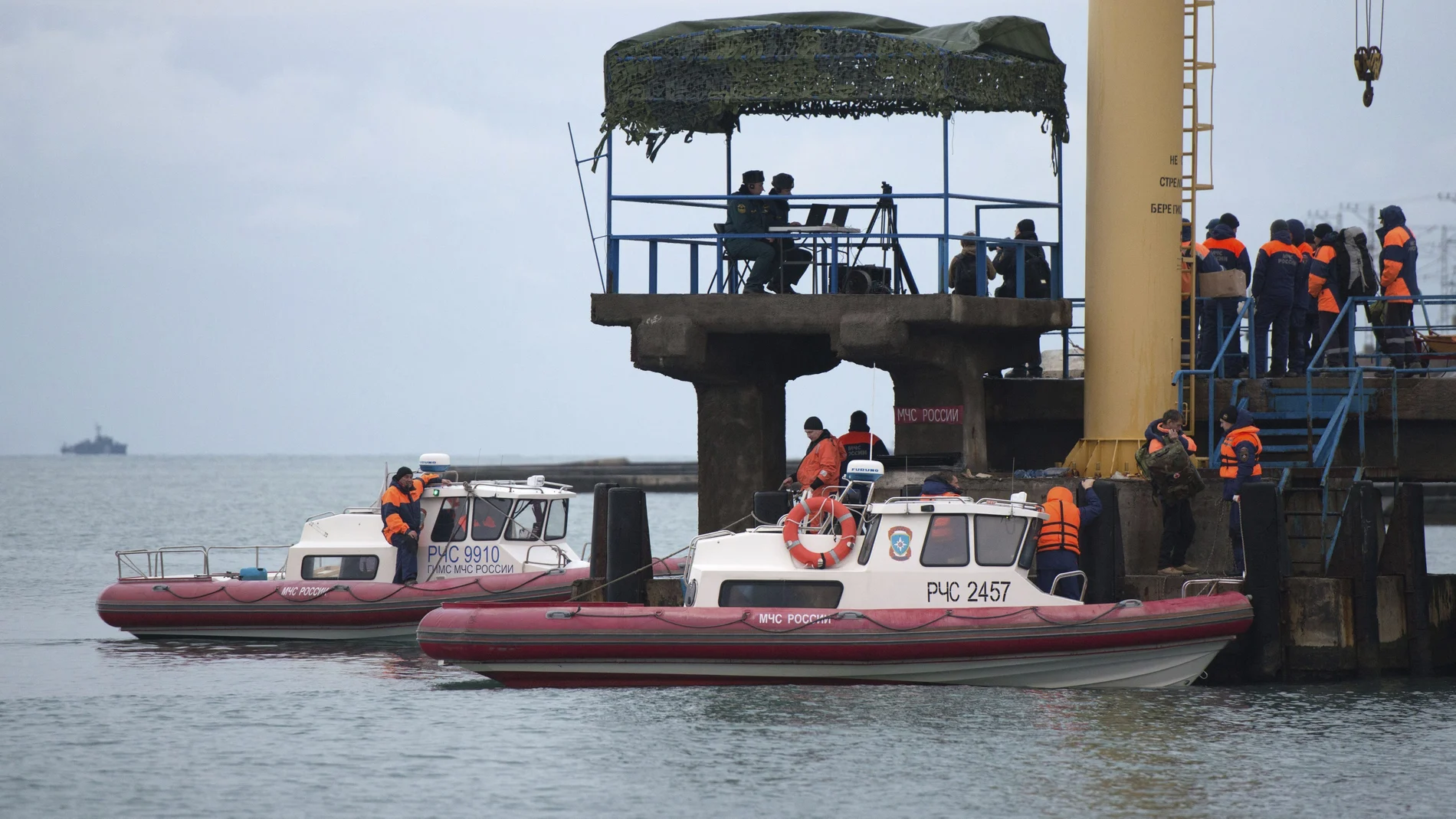 Tareas de rescate en Rusia tras el accidente de avión Tareas de rescate en Rusia tras el accidente de avión