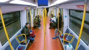Viajeros en el Metro de Madrid Viajeros en el Metro de Madrid