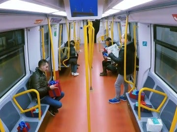 Viajeros en el Metro de Madrid