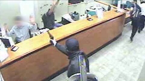 Frame 2.670183 de: Detenidos tres atracadores que consiguieron 240.000 euros en dos asaltos