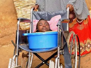 Rahma Haruna, la joven sin extremidades Rahma Haruna, la joven sin extremidades