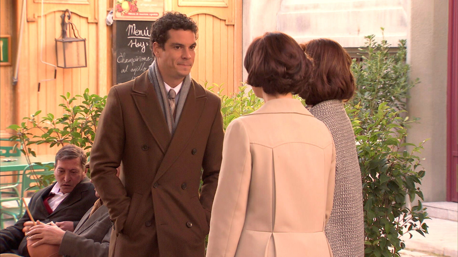 Rafael tiene un tenso encuentro con Rosal&iacute;a y Marta 