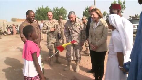 Frame 57.577573 de: Los militares espa&ntilde;oles han instruido ya a 9.000 malienses