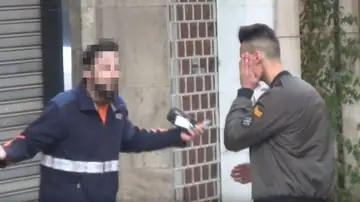 Momento posterior a la sonora bofetada a MrGranBomba Momento posterior a la sonora bofetada a MrGranBomba