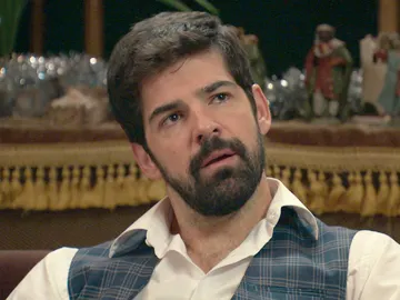 Alonso presiona a Ginés para contarle la verdad sobre la relación de Marta y Rafael Alonso presiona a Ginés para contarle la verdad sobre la relación de Marta y Rafael