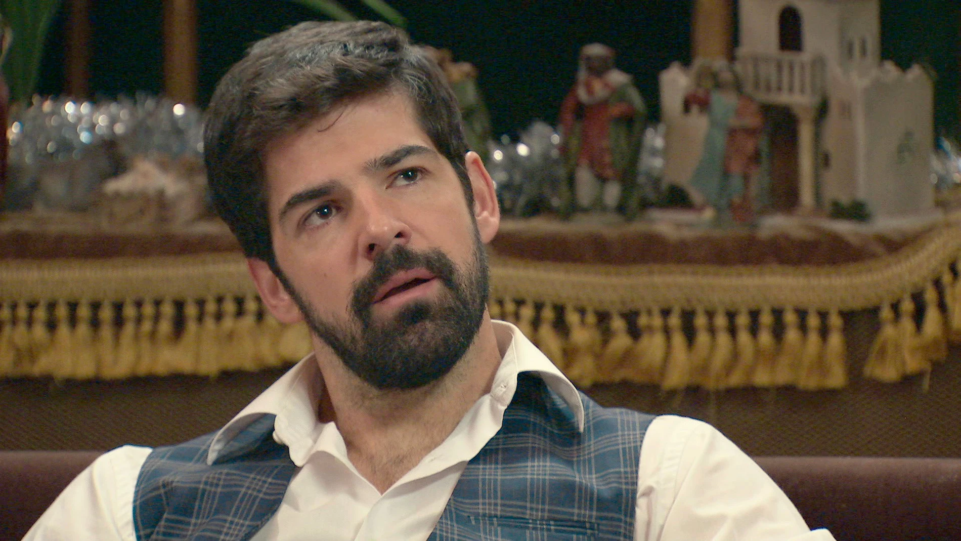 Alonso presiona a Ginés para contarle la verdad sobre la relación de Marta y Rafael