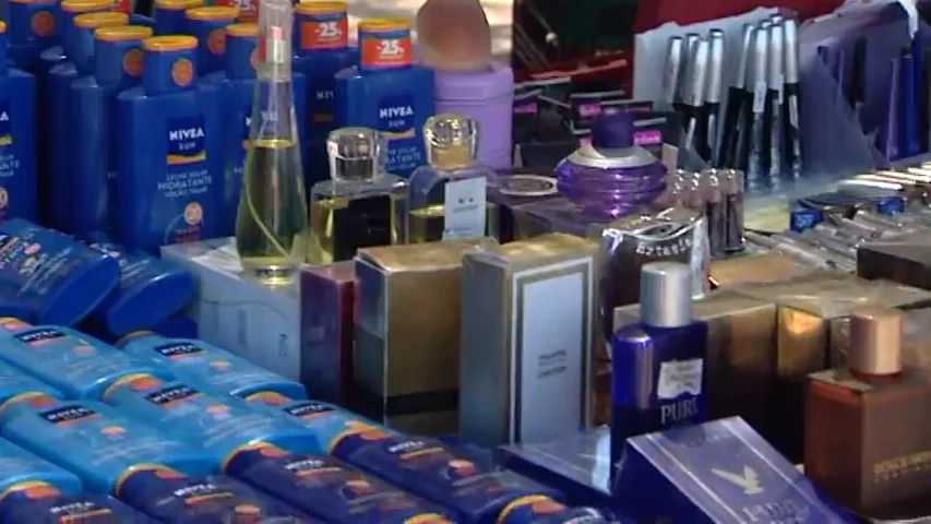 Frame 12.46992 de: España, país puntero en la venta de falsificaciones de perfumes y cosmética que pueden dañar gravemente la piel Frame 12.46992 de: España, país puntero en la venta de falsificaciones de perfumes y cosmética que pueden dañar gravemente la piel