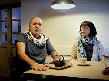 Frame 37.102011 de: Detenidos dos españoles en Grecia con ocho refugiados ocultos en una caravana Frame 37.102011 de: Detenidos dos españoles en Grecia con ocho refugiados ocultos en una caravana