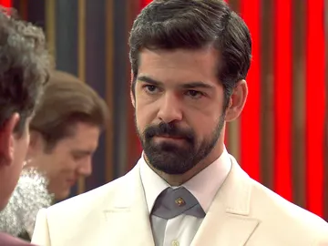 Alonso a Rafael: ¿Desde cuando estás enamorado de Marta? Alonso a Rafael: ¿Desde cuando estás enamorado de Marta?