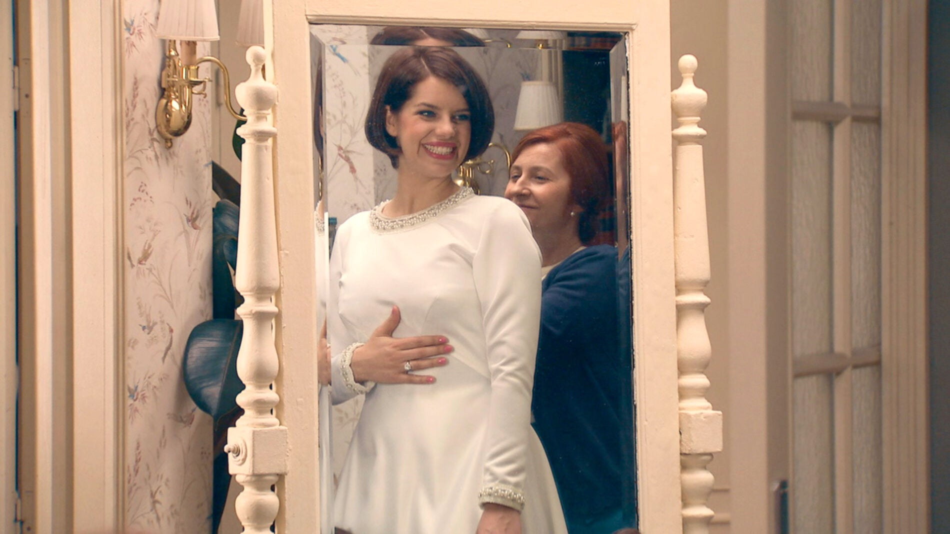 Marta, ilusionada con su primera prueba del vestido de novia