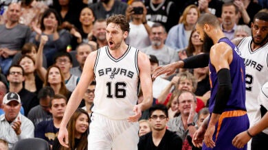LaMarcus Aldridge lidera un cómodo triunfo de los Spurs ante los Suns y Pau Gasol suma un doble-doble