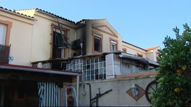 Mueren un matrimonio y su hija en el incendio de una vivienda en Jerez con otros tres heridos