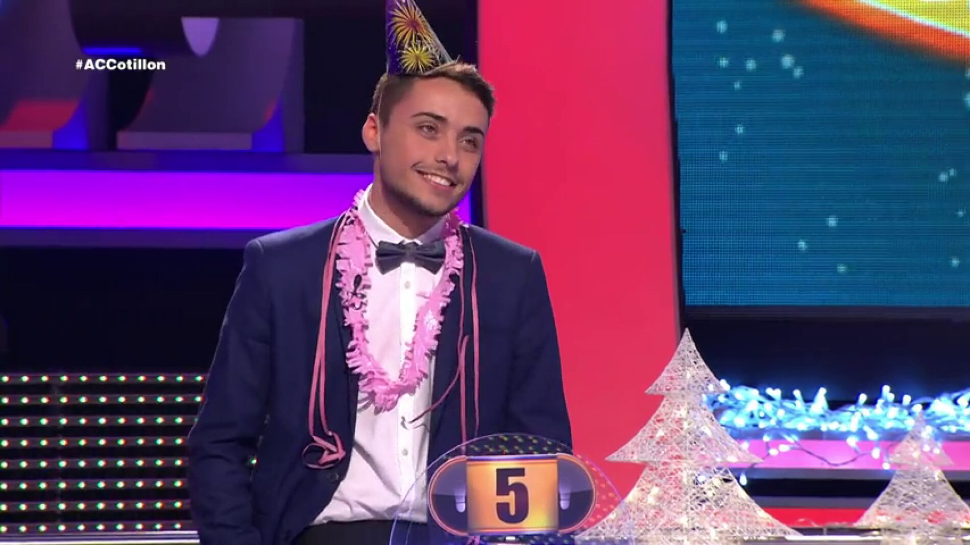 Frame 1.468441 de: ESPECIAL COTILL&Oacute;N '&iexcl;AHORA CAIGO!' 30 DICIEMBRE