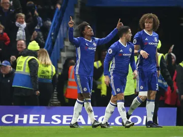 Willian celebra uno de sus goles ante el Stoke City Willian celebra uno de sus goles ante el Stoke City