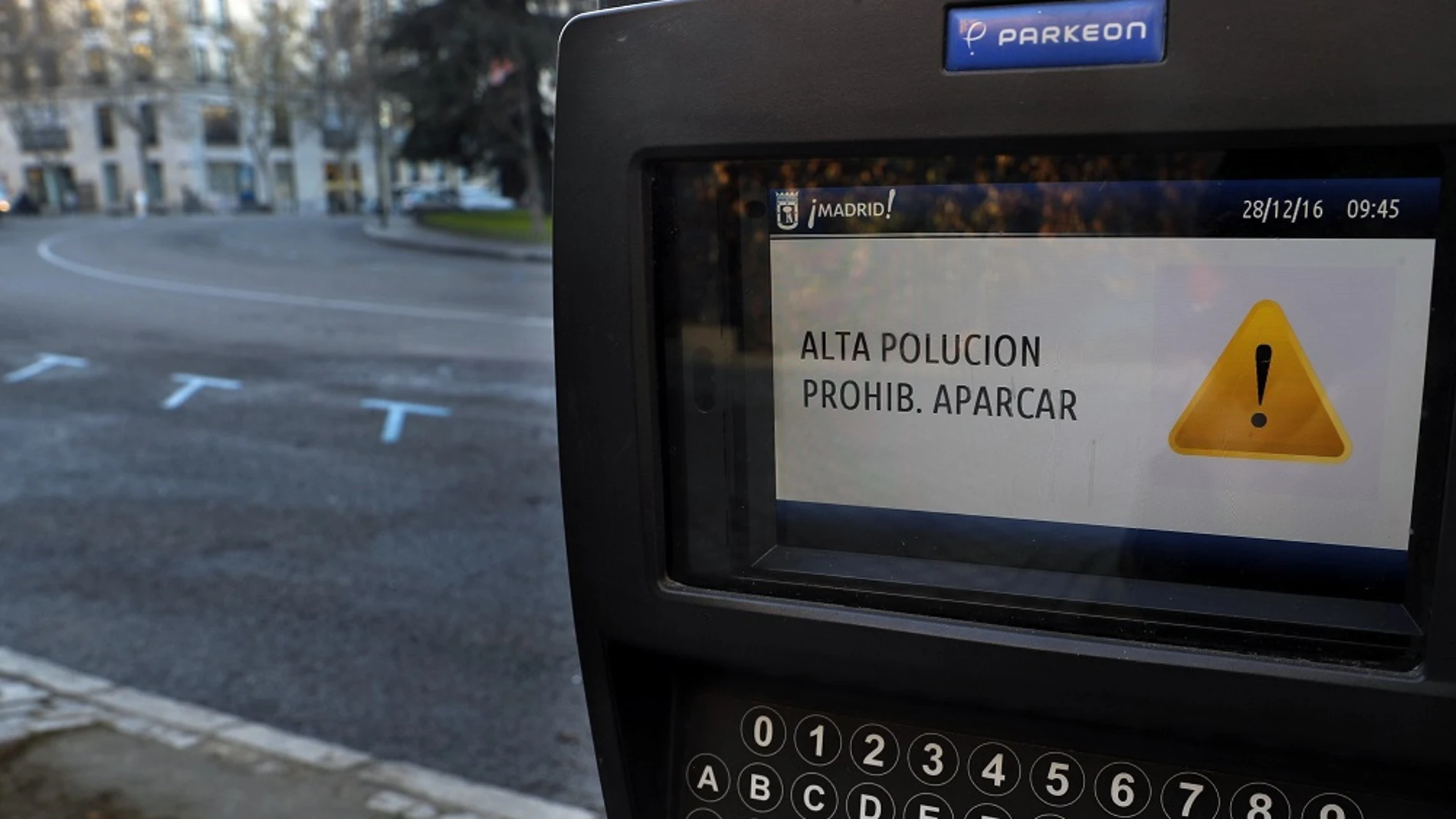 Un parquimetro en la zona centro avisa a los usuarios de la prohibición Un parquimetro en la zona centro avisa a los usuarios de la prohibición