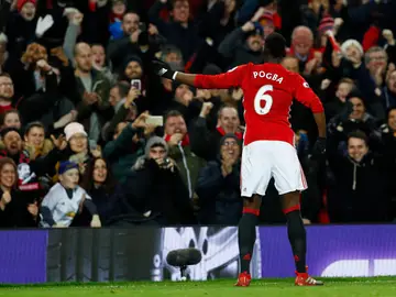 Pogba celebra su gol contra el Middlesbrough con la afición del United Pogba celebra su gol contra el Middlesbrough con la afición del United