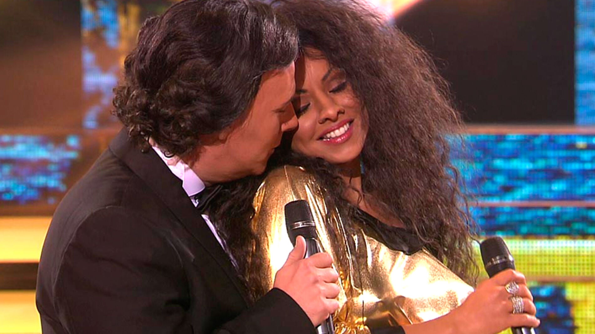Chenoa y Carlos Latre se convierten en &lsquo;los padres de Espa&ntilde;a&rsquo; como Diana Ross y Julio Iglesias y su tema &ldquo;All of you"