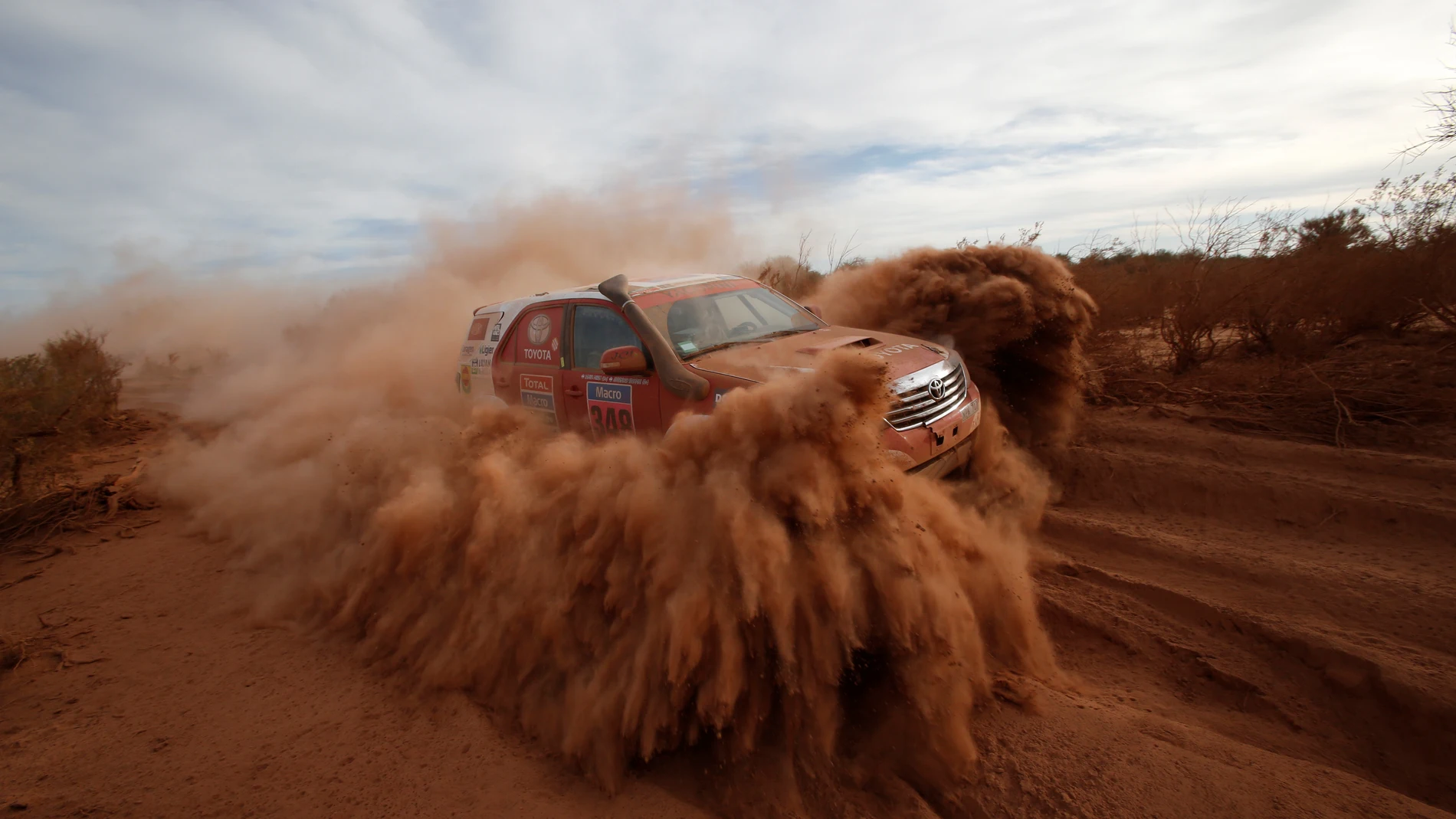 El Dakar vuelve a dar comienzo y promete ser más exigente que nunca El Dakar vuelve a dar comienzo y promete ser más exigente que nunca
