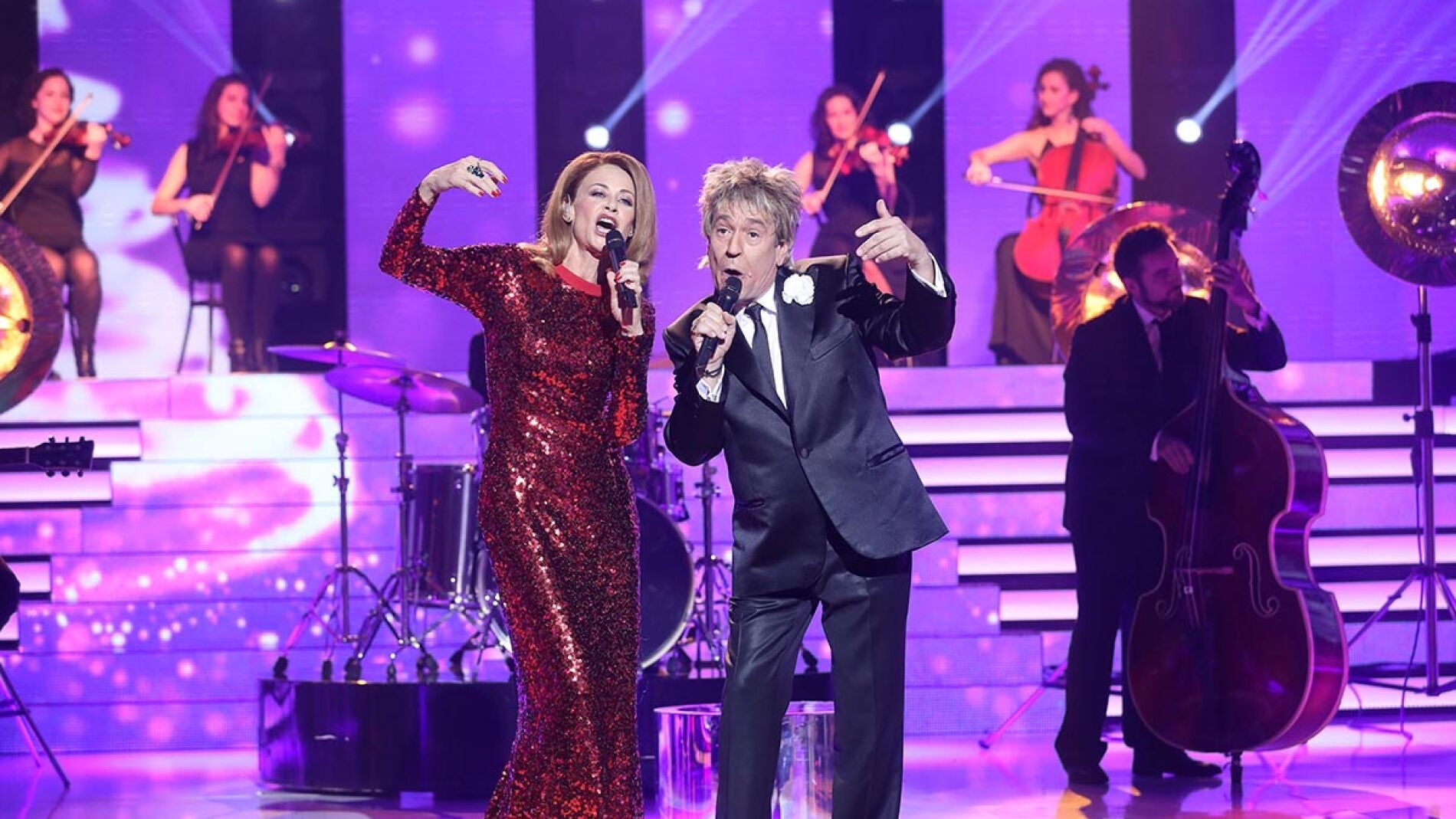 Esther Arroyo y Juan Mu&ntilde;oz nos sorprenden con una sesi&oacute;n de villancicos en ingl&eacute;s como Kylie Minogue y Rod Stewart 