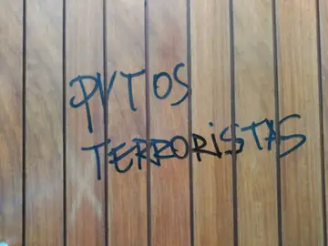 Pintada en la sede de Podemos en Vitoria Pintada en la sede de Podemos en Vitoria