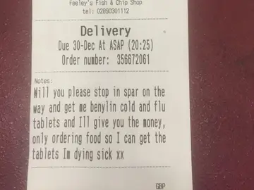 La mujer pidió que el repartidor le llevara paracetamol La mujer pidió que el repartidor le llevara paracetamol