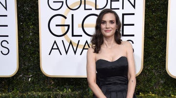 Winona Ryder apuesta por un negro Viktor & Rolf en su vuelta a las alfombras rojas