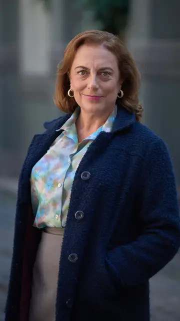 Lola Casamayor es Fuencisla Bravo Lola Casamayor es Fuencisla Bravo