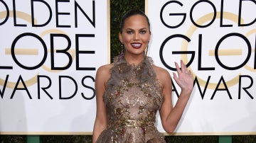 Chrissy Teigen apuesta por Marchesa para la ocasión