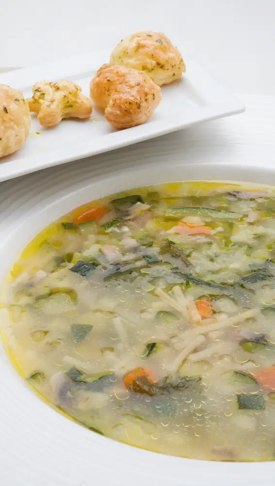 Karlos Arguiñano en tu cocina - Sopa de verduras con costrones de Albahaca