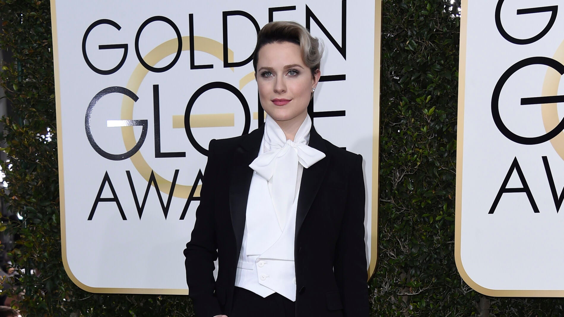 Evan Rachel Wood da una lección de estilo con un look muy masculino firmado por Altuzarra