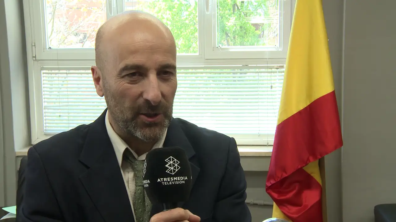 Antonio Gil: "Las historias de amor se entrelazan con las historias de intriga"