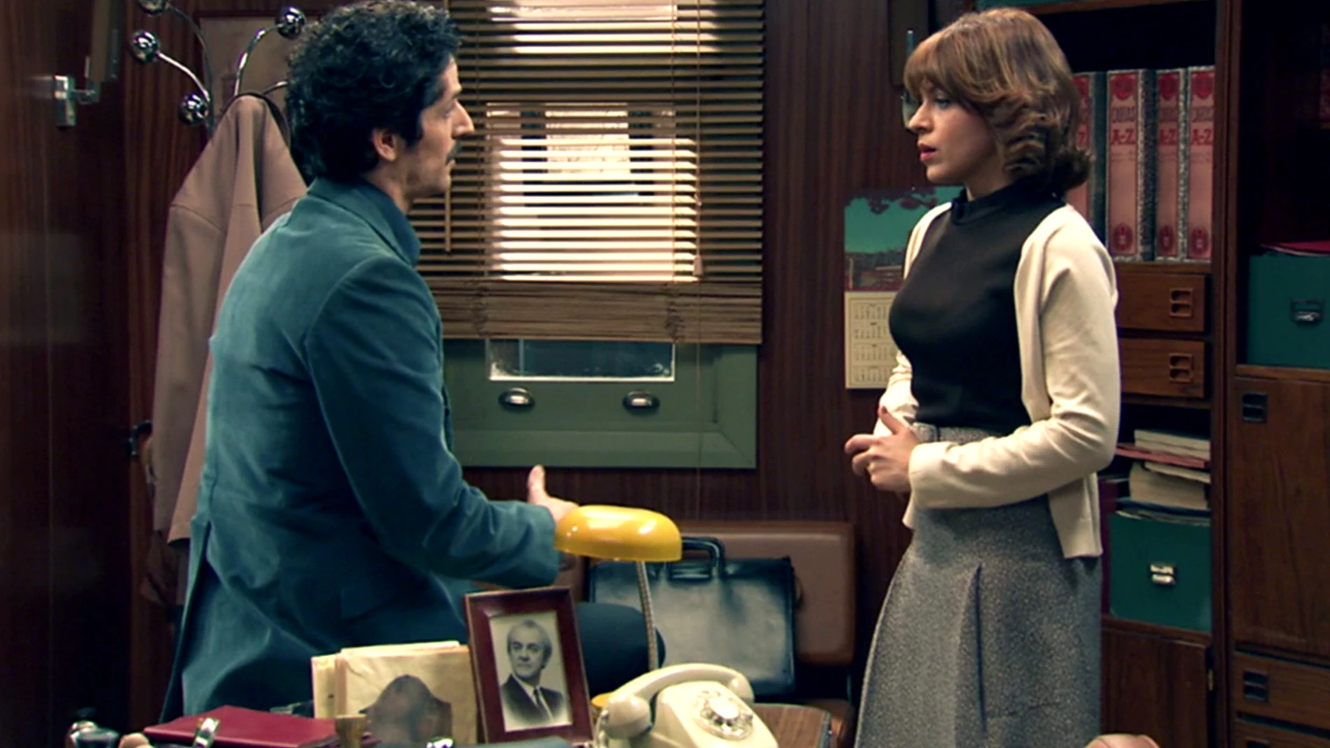 Martín le pide a Nuria que confiese sus sentimientos