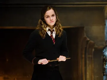 Hermione Granger meditando su futuro Hermione Granger meditando su futuro