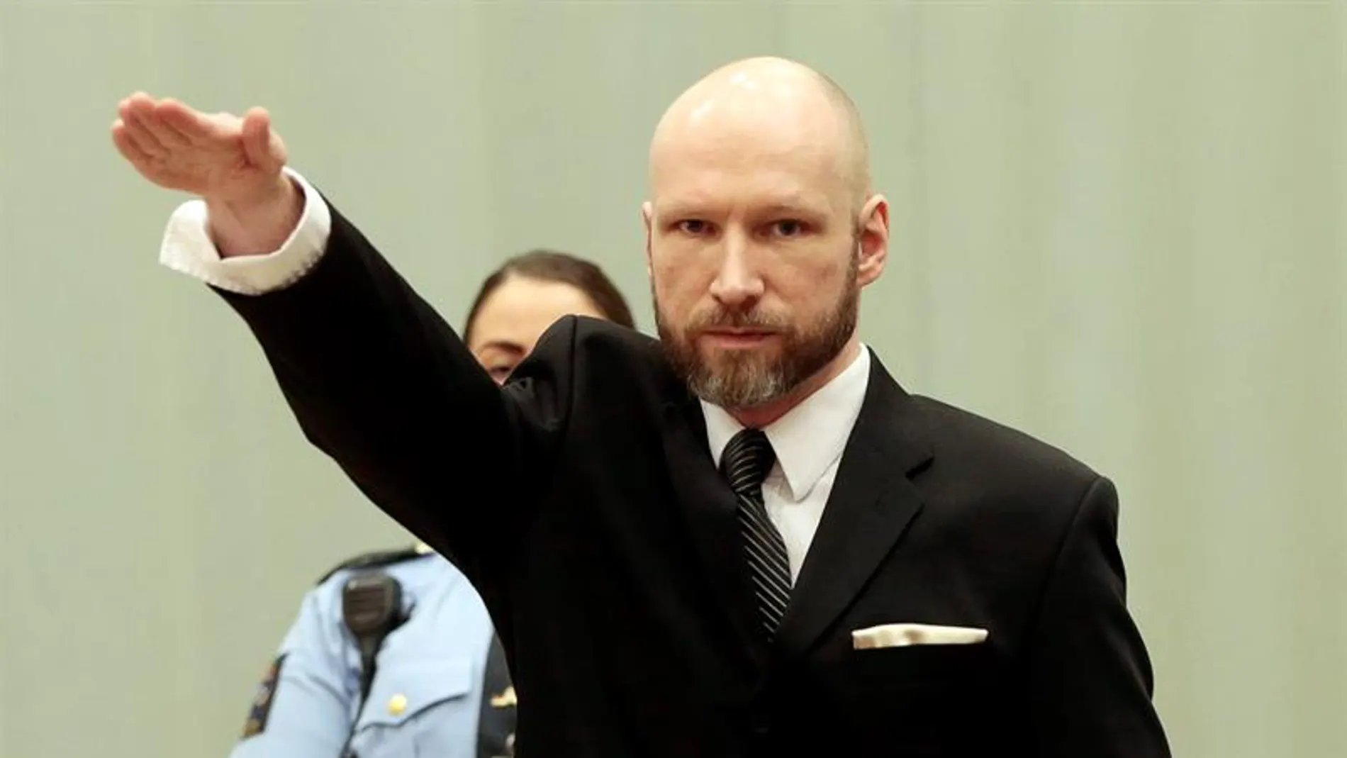 Anders Behring Breivik haciendo el saludo nazi Anders Behring Breivik haciendo el saludo nazi