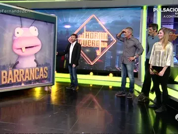 Frame 8.24 de: Barrancas hace ganar a una chica del público 2.000 ⬠en gasolina Frame 8.24 de: Barrancas hace ganar a una chica del público 2.000 ⬠en gasolina