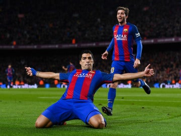 Luis Suárez, celebra su gol 100 con el Barcelona