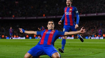 Luis Suárez, celebra su gol 100 con el Barcelona