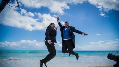 El divertido álbum de boda de Jesús Carrillo y Jesús Macías