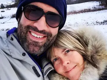 Zachary Bennett y Karen Nourse Zachary Bennett y Karen Nourse