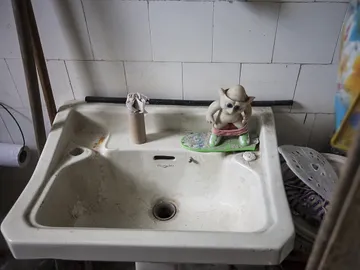 Cuarto de baño sucio Cuarto de baño sucio