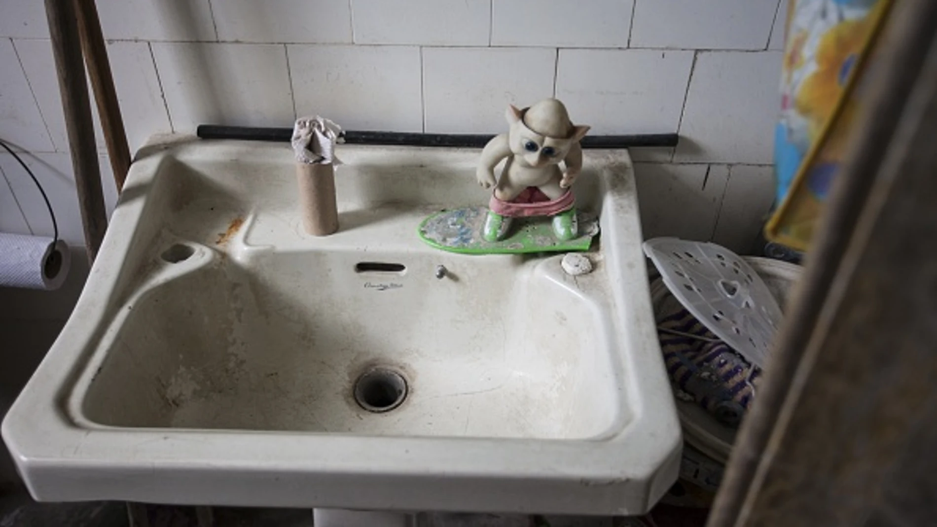 Cuarto de baño sucio Cuarto de baño sucio