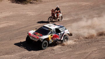Loeb, en acción durante la 10ª etapa del Dakar