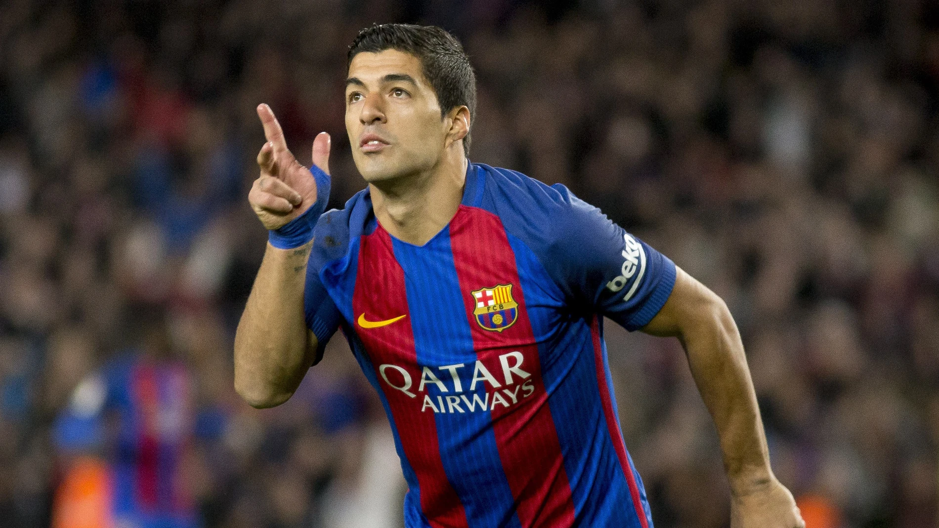 Luis Suárez celebra un gol con el Barcelona