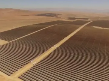 Frame 9.933333 de: Google en Chile será 100% solar en 2017al apostar por la planta fotovoltáica más grande de Latinoamérica Frame 9.933333 de: Google en Chile será 100% solar en 2017al apostar por la planta fotovoltáica más grande de Latinoamérica