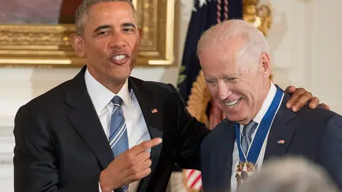 Obama concede la Medalla de la Libertad a Joe Biden Obama concede la Medalla de la Libertad a Joe Biden