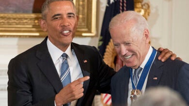 Barack Obama concede por sorpresa la Medalla de la Libertad a Joe Biden