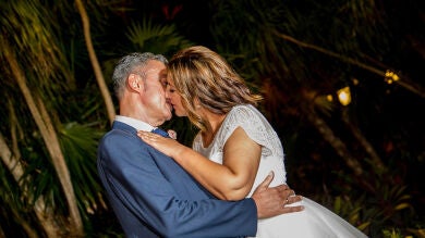 Miradas de complicidad en las fotos de la boda de Ruth y Jaime