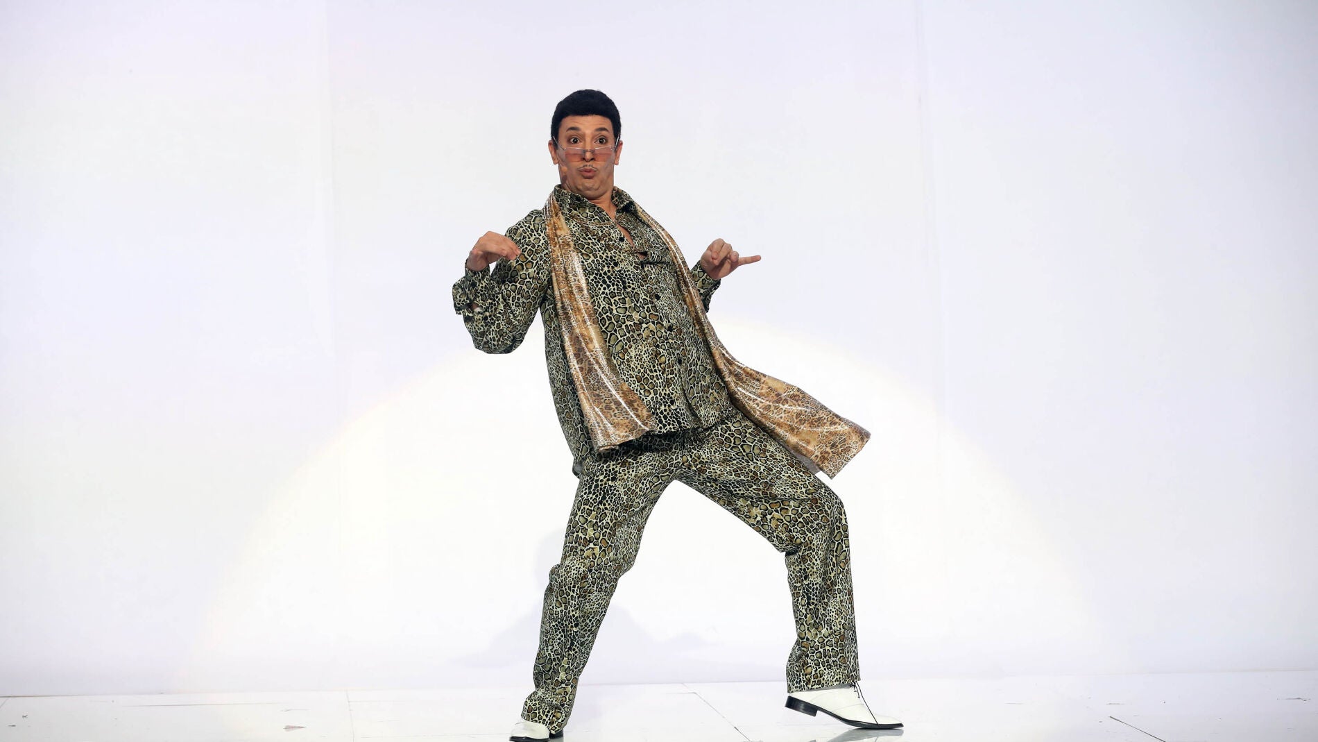 Imposible no llorar de la risa con Arturo Valls y el pegadizo &lsquo;PPAP&rsquo; de Pikotaro